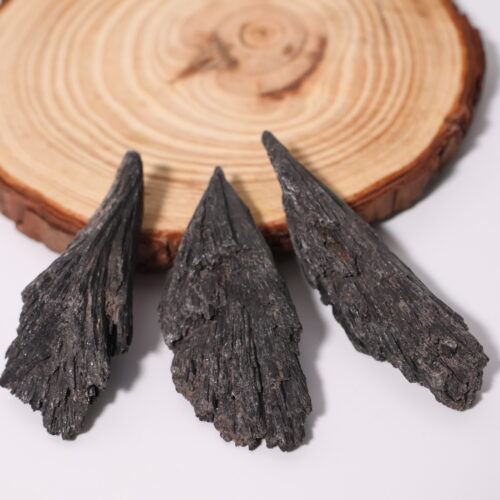 BLACK KYANITE